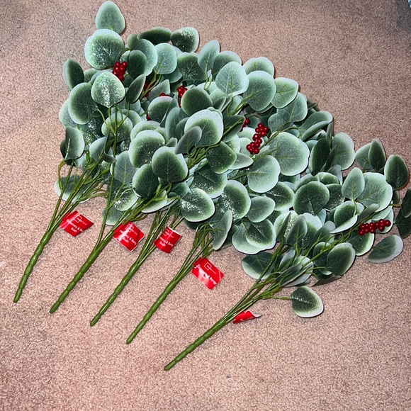 NWT 5pc Greenery & Red Berry Bush Artificial Floral arrangements sticks - Picture 2 of 3